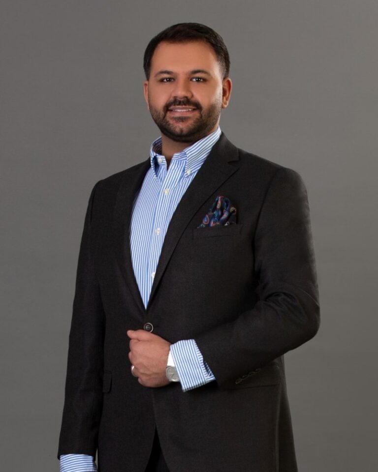Moe Nahvi, Sales Representative